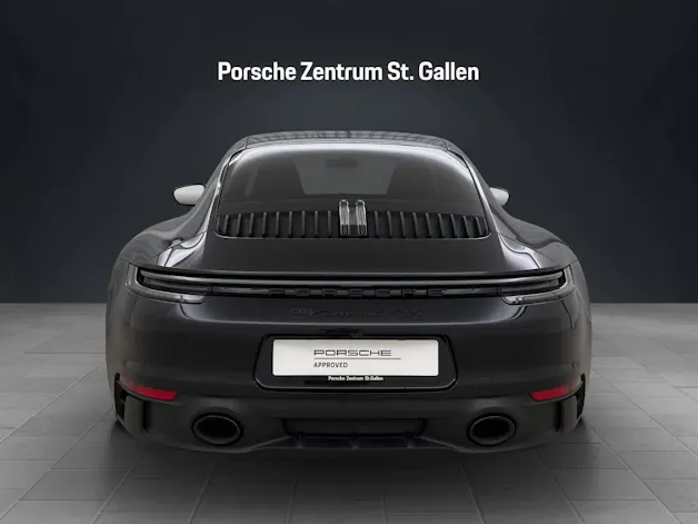 PORSCHE 911 Carrera 4 GTS