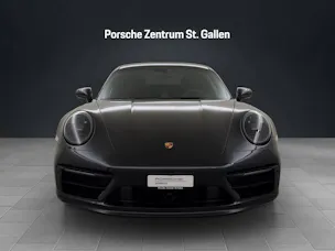 PORSCHE 911 Carrera 4 GTS