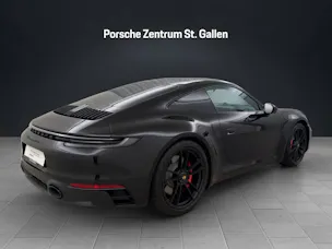 PORSCHE 911 Carrera 4 GTS