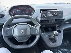 https://vehicle.imgix.net/4465525/cb5273f6-c3cf-4a4d-af38-01784e25a569.jpg