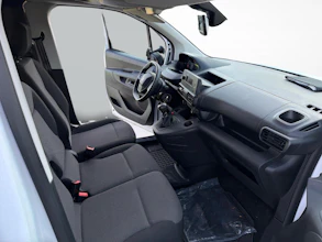 https://vehicle.imgix.net/4465525/f2294487-2ba4-4692-90b7-91826c066e3d.jpg