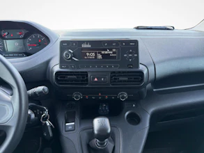 https://vehicle.imgix.net/4465525/fe13a254-0ee4-4af0-86fa-8ee8bccc8fcd.jpg