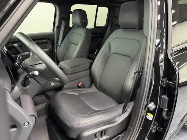 Land Rover Defender 110 3.0 D I6 350 X-Dynamic SE