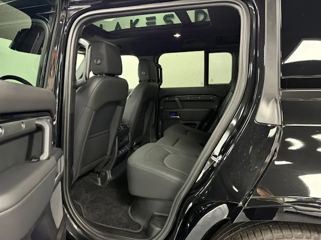 Land Rover Defender 110 3.0 D I6 350 X-Dynamic SE