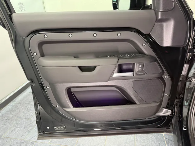 Land Rover Defender 110 3.0 D I6 350 X-Dynamic SE