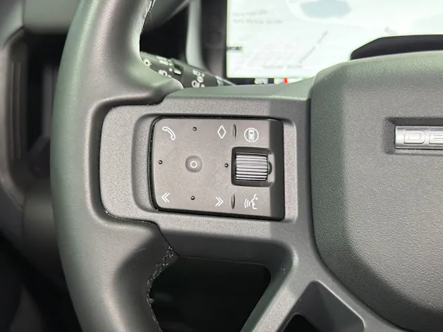 Land Rover Defender 110 3.0 D I6 350 X-Dynamic SE