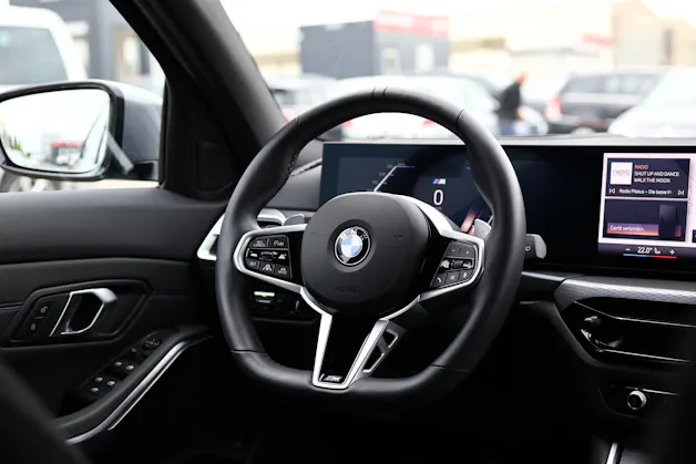 BMW 320d xDrive 48V Touring Steptronic M Sport
