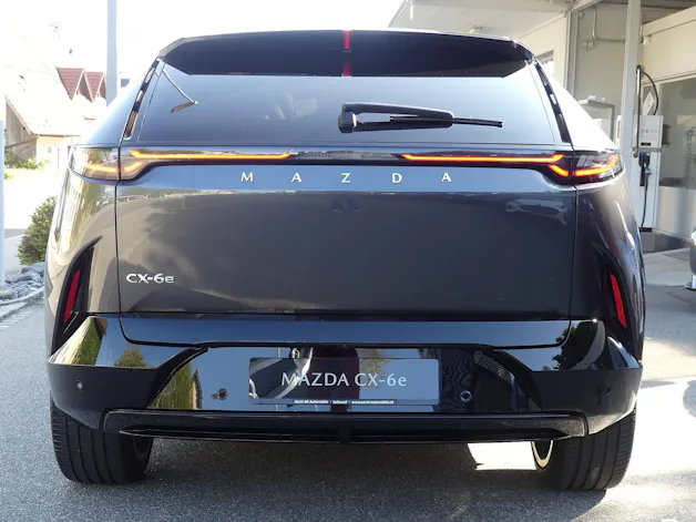 MAZDA CX-6e Takumi