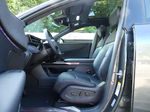 MAZDA CX-6e Takumi