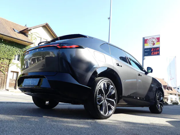 MAZDA CX-6e Takumi