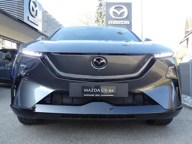 MAZDA CX-6e Takumi