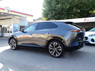 MAZDA CX-6e Takumi