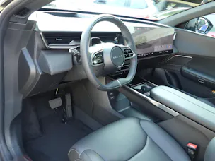 MAZDA CX-6e Takumi