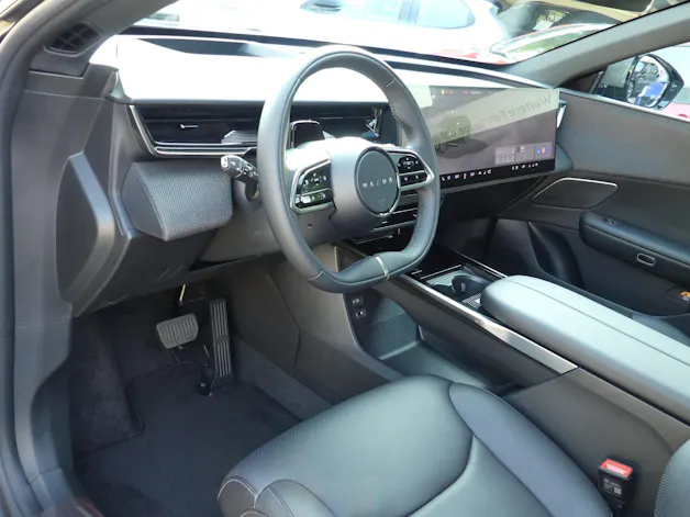 MAZDA CX-6e Takumi