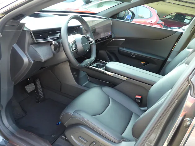 MAZDA CX-6e Takumi