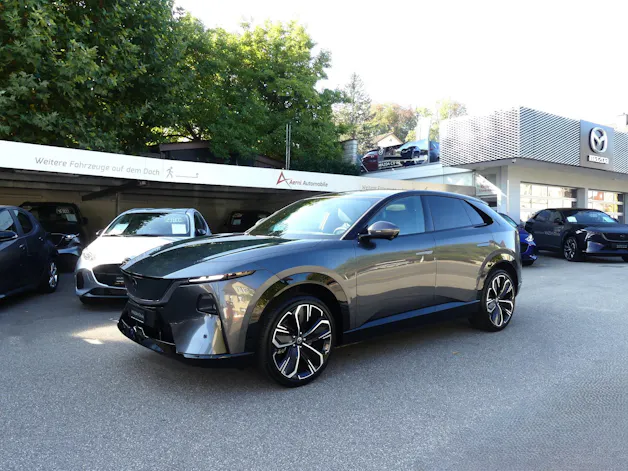 MAZDA CX-6e Takumi