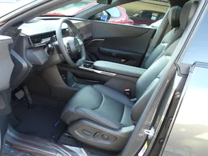 MAZDA CX-6e Takumi