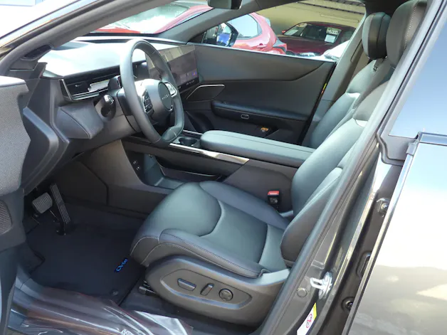 MAZDA CX-6e Takumi
