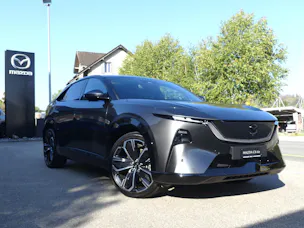 MAZDA CX-6e Takumi