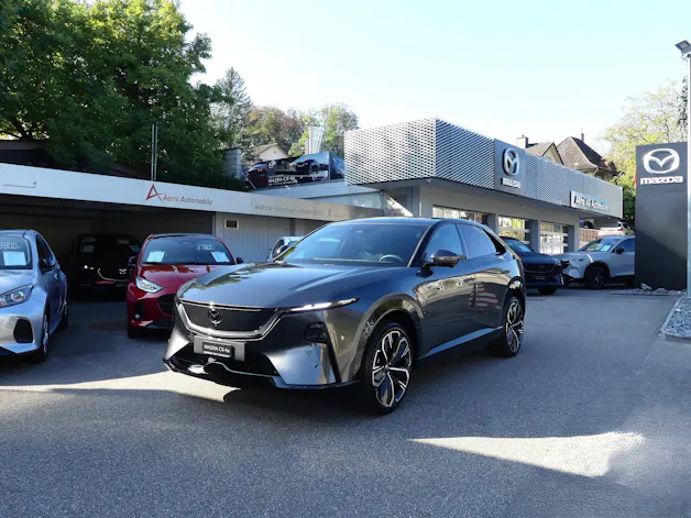 MAZDA CX-6e Takumi