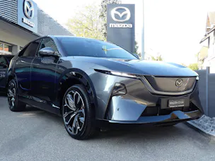 MAZDA CX-6e Takumi