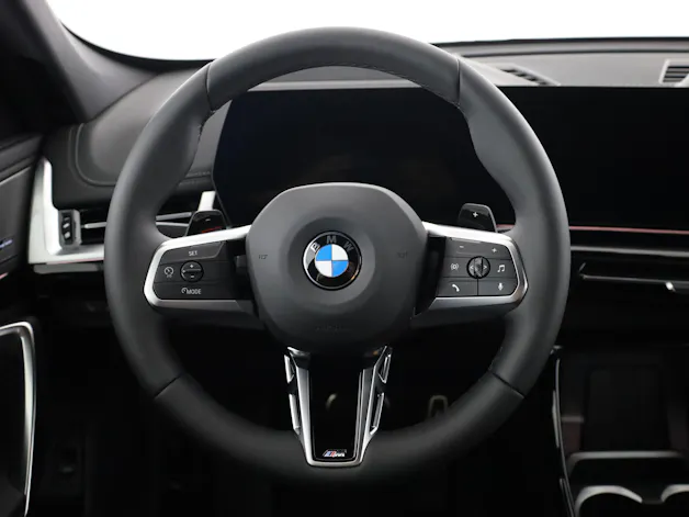 BMW X1 U11 23i xDrive paddles