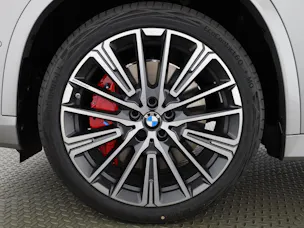 BMW X1 U11 23i xDrive paddles