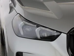 BMW X1 U11 23i xDrive paddles