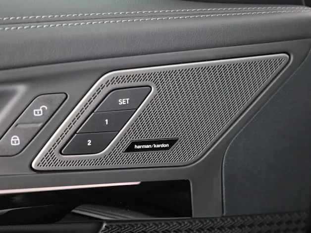 BMW X1 U11 23i xDrive paddles
