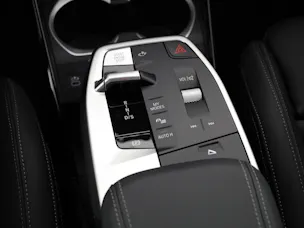 BMW X1 U11 23i xDrive paddles