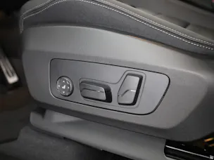 BMW X1 U11 23i xDrive paddles