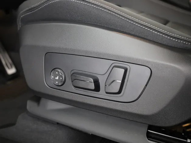 BMW X1 U11 23i xDrive paddles