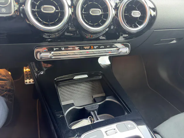 MERCEDES-BENZ A-Klasse W177 A 220 AMG Line 4m