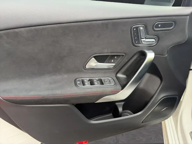 MERCEDES-BENZ A-Klasse W177 A 220 AMG Line 4m