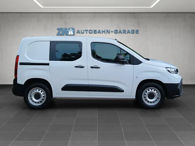 Toyota PROACE CITY Van L1 52KWh Active