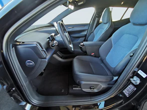https://vehicle.imgix.net/4465751/3f4658f4-838d-4c48-90bd-f1bbcf351cc8.jpg