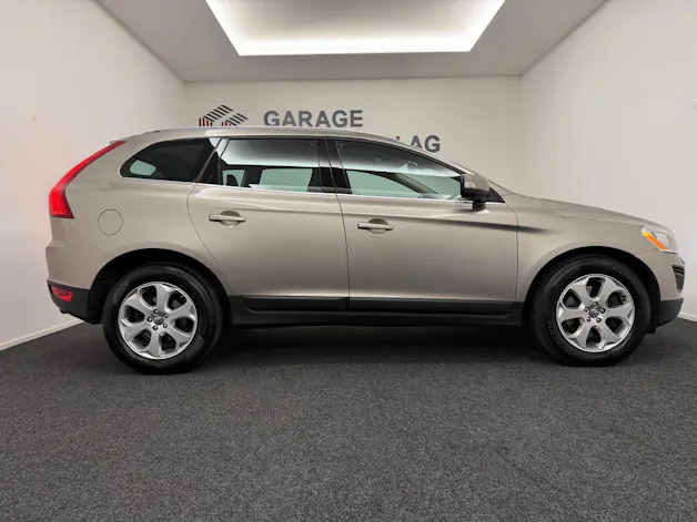 VOLVO XC60 2.4 D3 Summum AWD