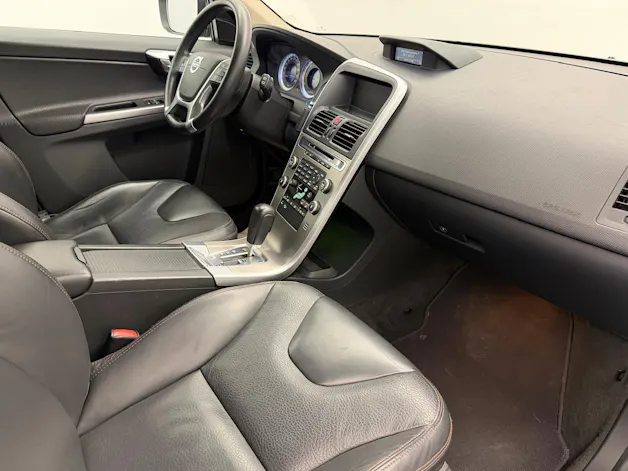 VOLVO XC60 2.4 D3 Summum AWD