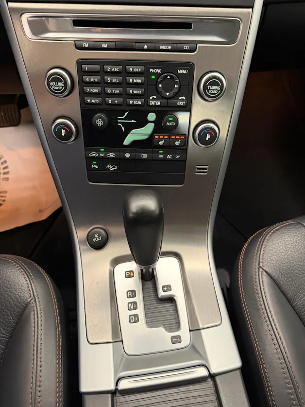 VOLVO XC60 2.4 D3 Summum AWD