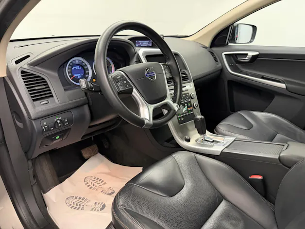 VOLVO XC60 2.4 D3 Summum AWD