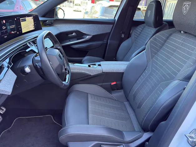 PEUGEOT 3008 1.2 Hybrid GT