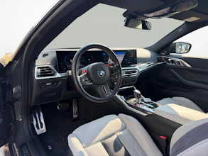 https://vehicle.imgix.net/4465999/3f12d709-068a-4f4b-a7d9-298f7a2f19b9.jpg