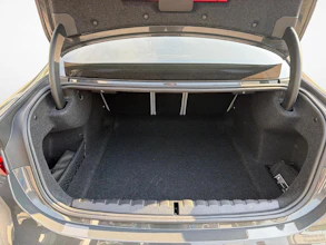 https://vehicle.imgix.net/4465999/c146f517-5e15-4d6b-b5c5-359ddf7e661b.jpg