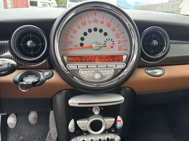 MINI R56 1.6i Cooper