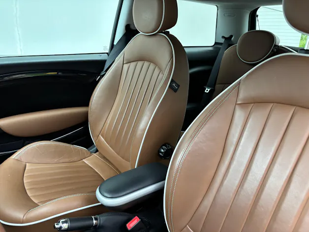 MINI R56 1.6i Cooper