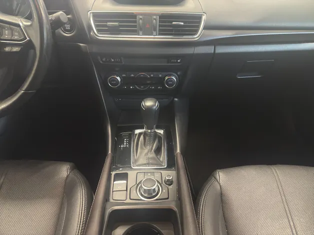 MAZDA 3 2.2 D Revolution