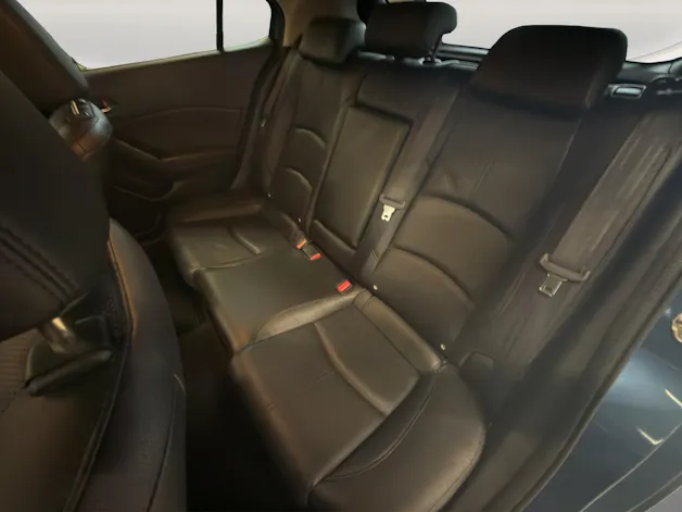 MAZDA 3 2.2 D Revolution