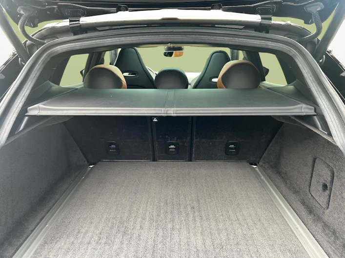 Fahrzeugbild ASTON MARTIN DBX