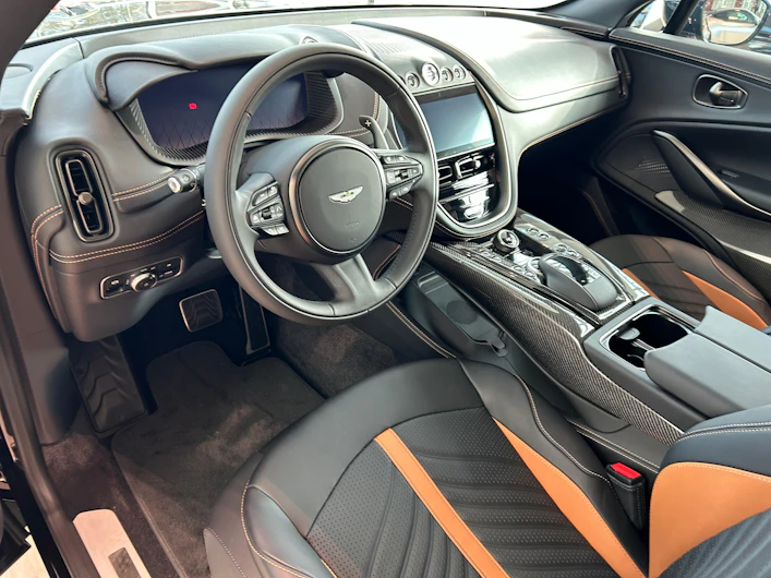 Fahrzeugbild ASTON MARTIN DBX