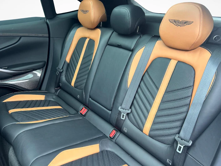Fahrzeugbild ASTON MARTIN DBX